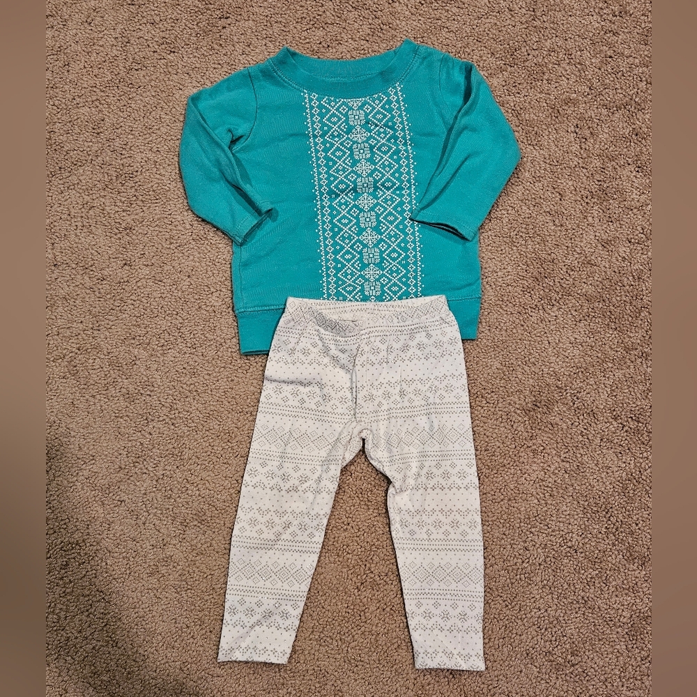 Carter's Winter sweatshirt and leggings outfit
